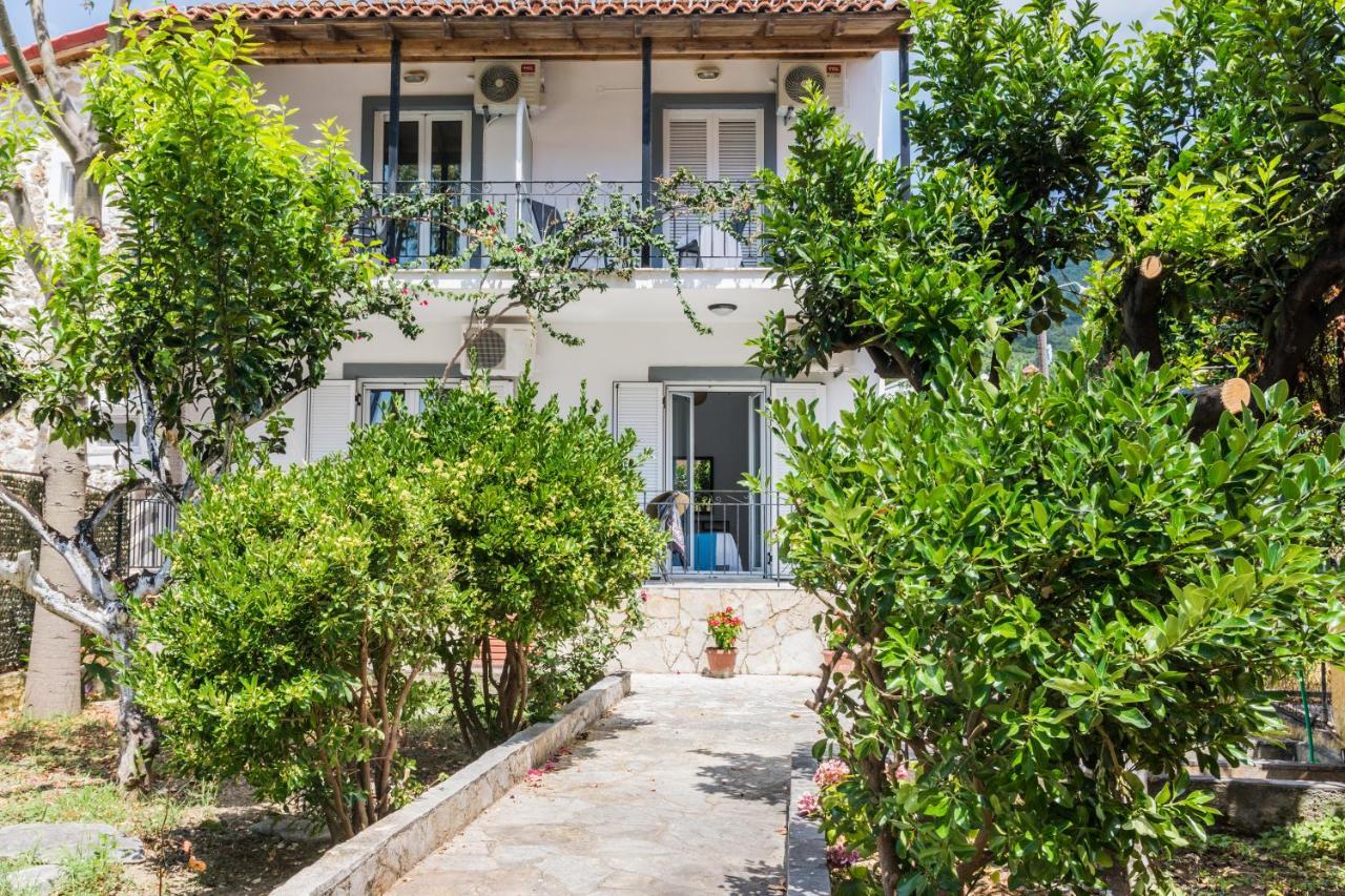 Irini Apartments And Studios Agios Gordios  Dış mekan fotoğraf