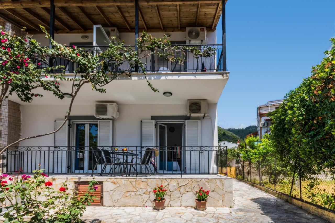 Irini Apartments And Studios Agios Gordios  Dış mekan fotoğraf