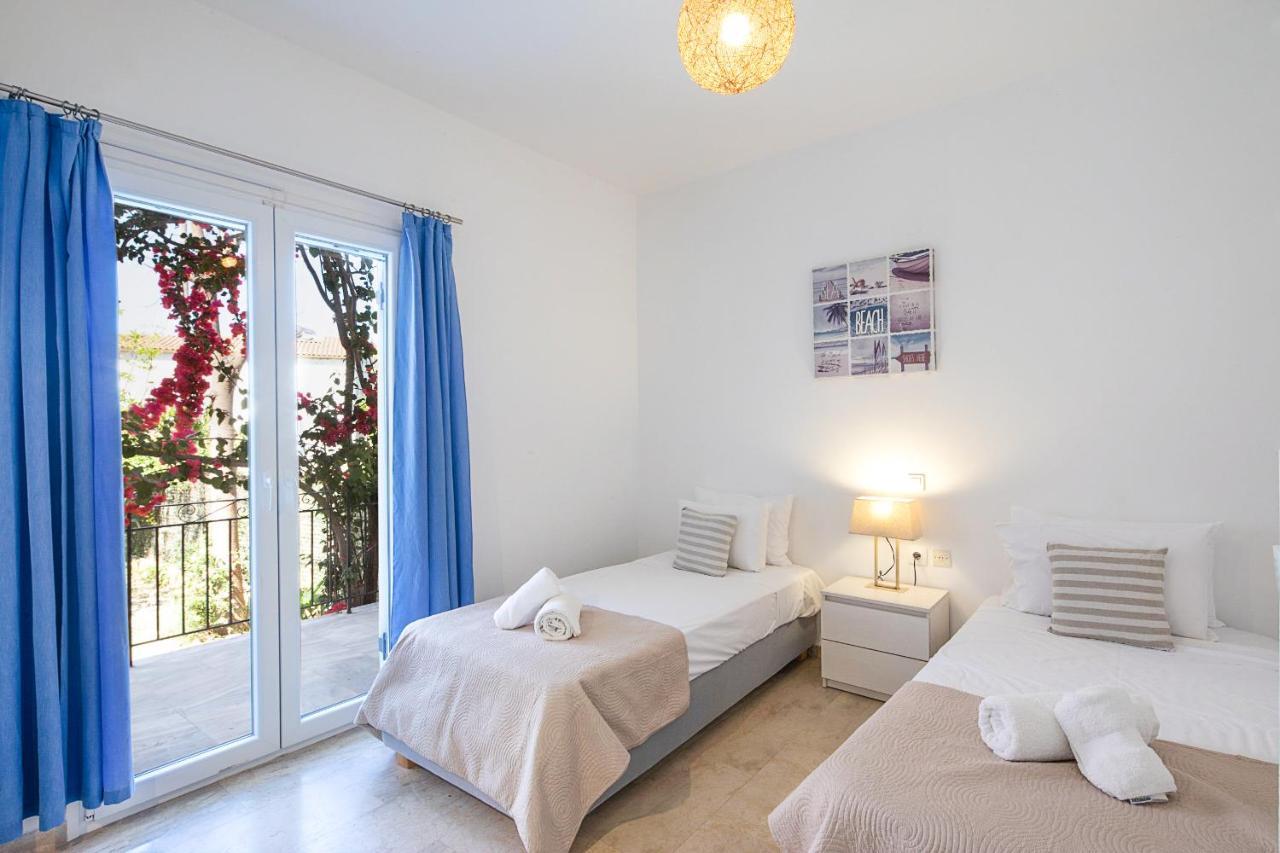 Irini Apartments And Studios Agios Gordios  Dış mekan fotoğraf