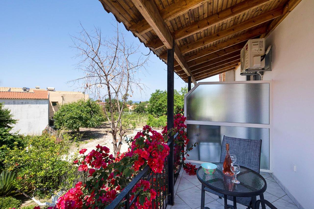 Irini Apartments And Studios Agios Gordios  Dış mekan fotoğraf