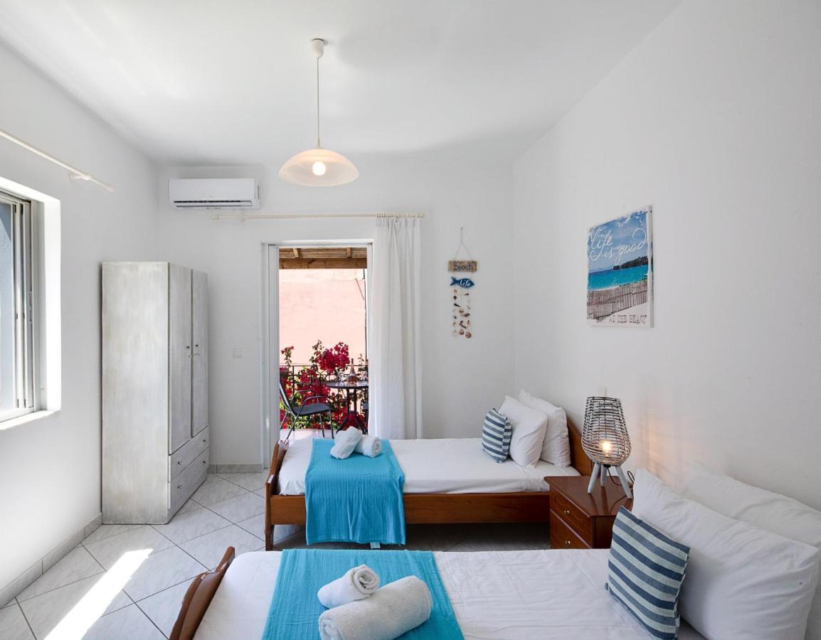 Irini Apartments And Studios Agios Gordios  Dış mekan fotoğraf