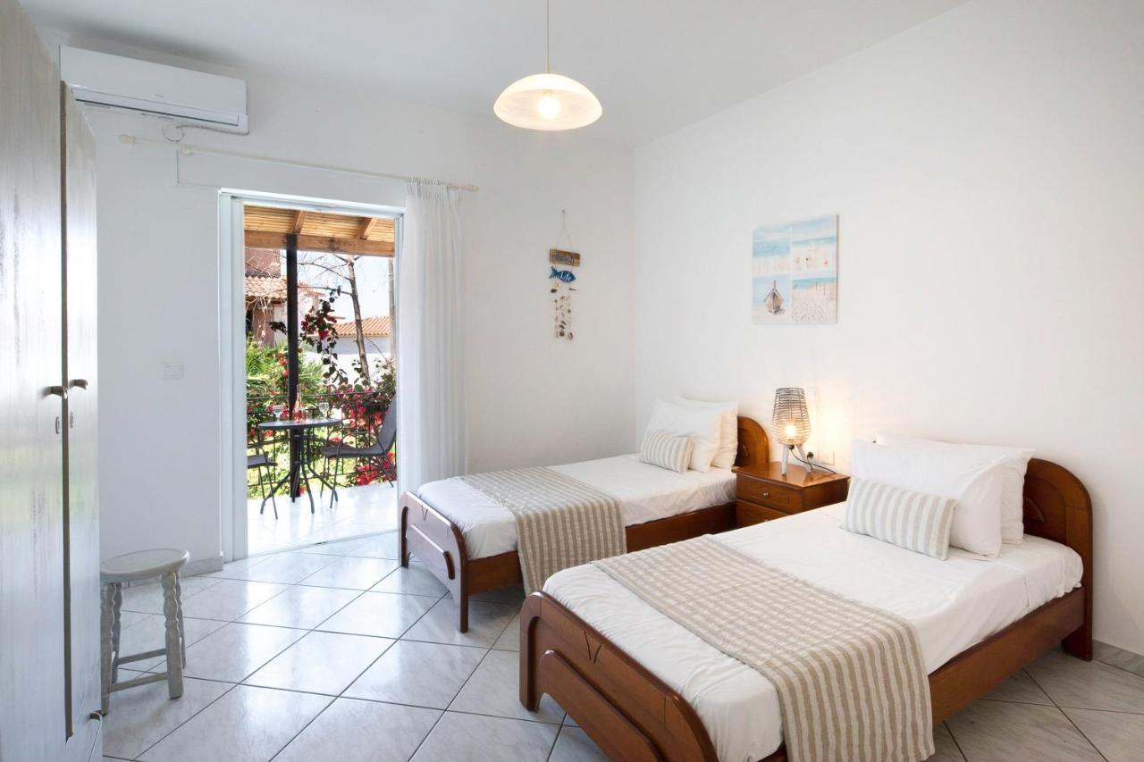 Irini Apartments And Studios Agios Gordios  Dış mekan fotoğraf