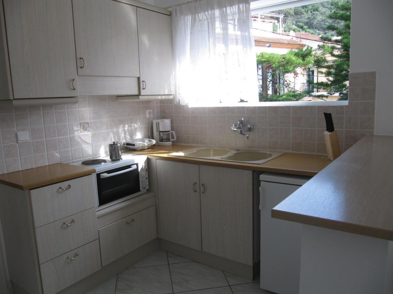 Irini Apartments And Studios Agios Gordios  Dış mekan fotoğraf